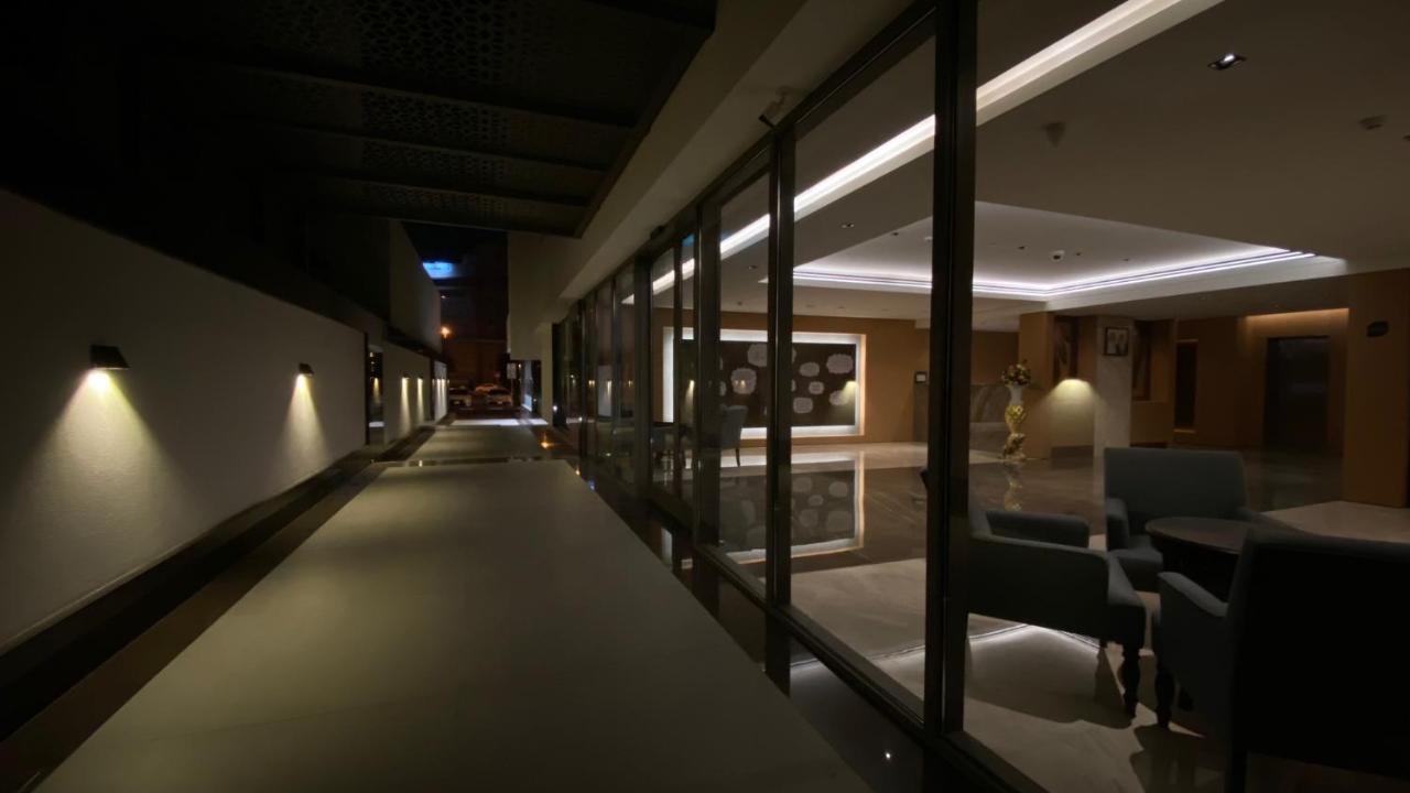 Sitara Hotel Apartment Dubái Exterior foto